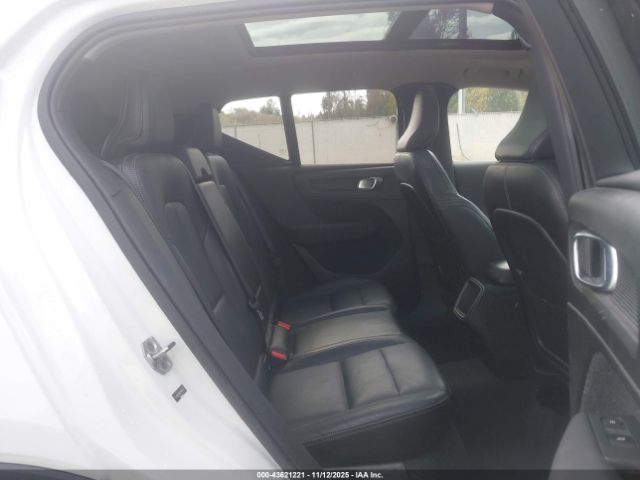 2019 VOLVO XC40 YV4162UK0K2049178 Photo 7
