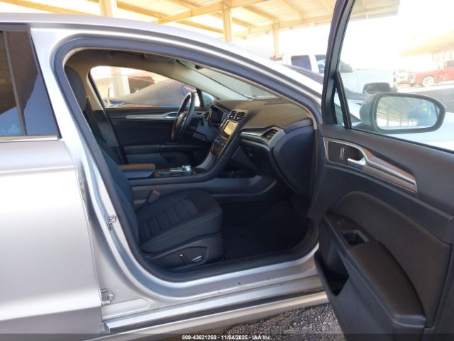 2019 FORD FUSION HYBRID 3FA6P0LU0KR174339 Photo 4