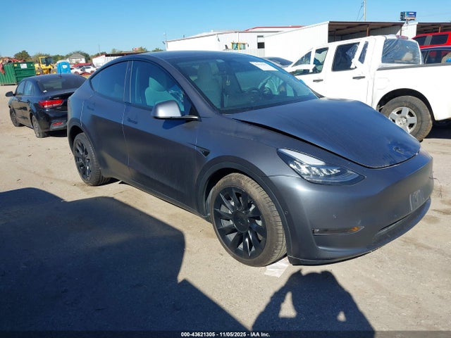 2022 TESLA MODEL Y 7SAYGDEE0NF513030 Photo 0