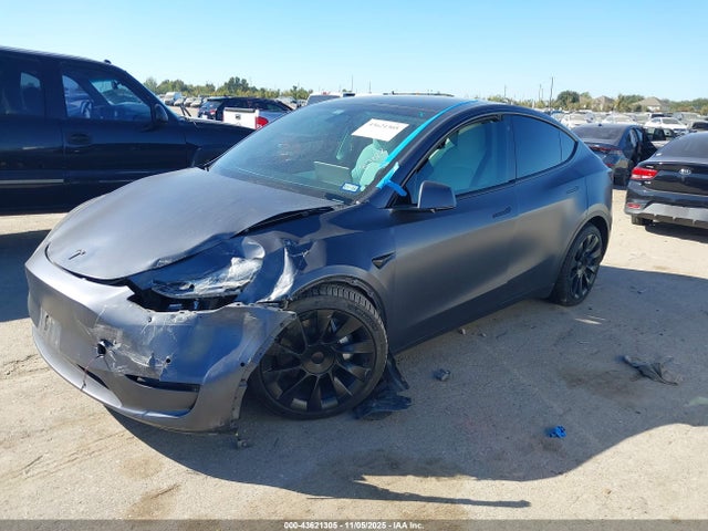 2022 TESLA MODEL Y 7SAYGDEE0NF513030 Photo 1