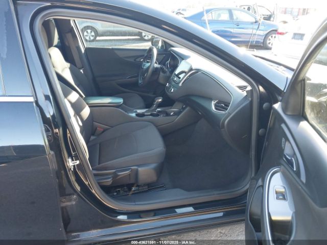2021 CHEVROLET MALIBU 1G1ZD5ST5MF075630 Photo 4