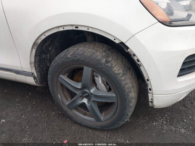 2011 VOLKSWAGEN TOUAREG WVGFF9BP0BD004841 Photo 5
