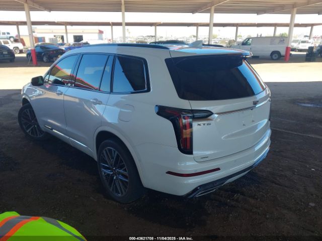 2022 CADILLAC XT6 1GYKPHRSXNZ167759 Photo 2