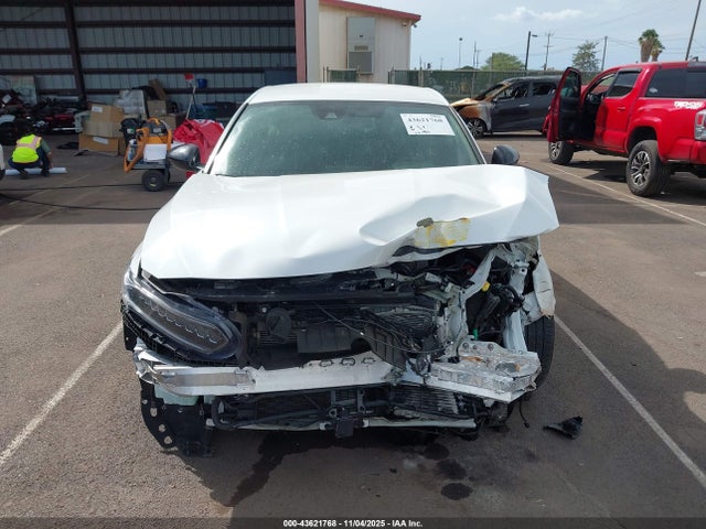 2022 Honda Accord Hybrid Sport მანქანა იყიდება აუქციონზე, vin: 1HGCV3F23NA031819, აუქციონის ნომერი: 43621768