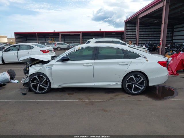 2022 Honda Accord Hybrid Sport მანქანა იყიდება აუქციონზე, vin: 1HGCV3F23NA031819, აუქციონის ნომერი: 43621768