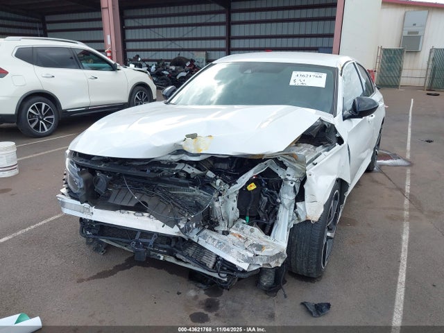2022 Honda Accord Hybrid Sport მანქანა იყიდება აუქციონზე, vin: 1HGCV3F23NA031819, აუქციონის ნომერი: 43621768