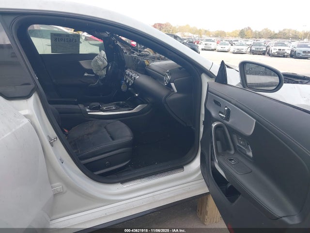 2020 MERCEDES-BENZ AMG CLA 45 W1K5J5DB1LN084578 Photo 4