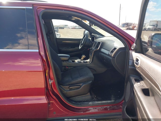 Продажа на аукционе авто 2017 Jeep Grand Cherokee Laredo 4x4, vin: 1C4RJFAG2HC964452, номер лота: 43621983