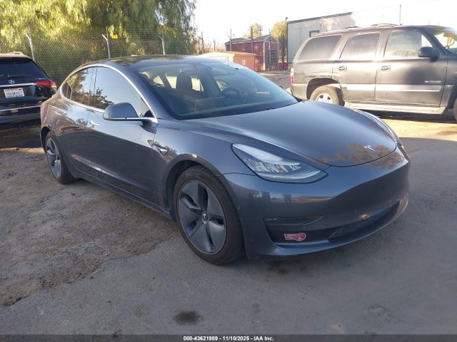 2018 TESLA MODEL 3 5YJ3E1EB2JF181331 Photo 0