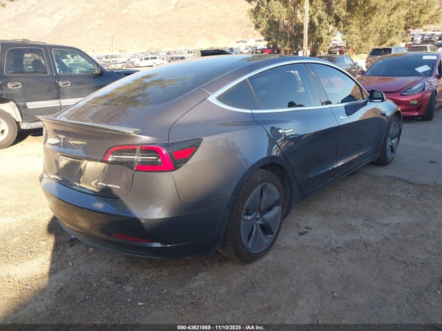 2018 TESLA MODEL 3 5YJ3E1EB2JF181331 Photo 3