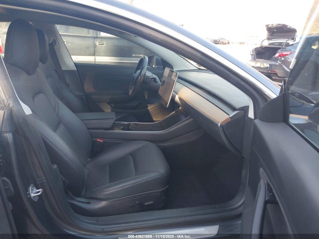 2018 TESLA MODEL 3 5YJ3E1EB2JF181331 Photo 4