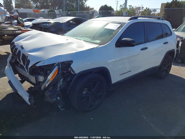 1C4PJLAS2HW585363 Jeep Cherokee Altitude Fwd