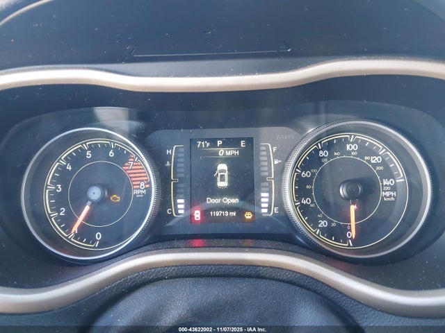 1C4PJLAS2HW585363 Jeep Cherokee Altitude Fwd