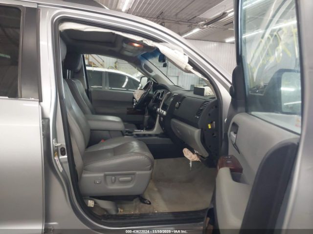2011 TOYOTA SEQUOIA 5TDDW5G12BS045405 Photo 4