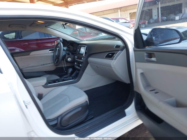 5NPE24AF3KH802090 Hyundai SONATA SE