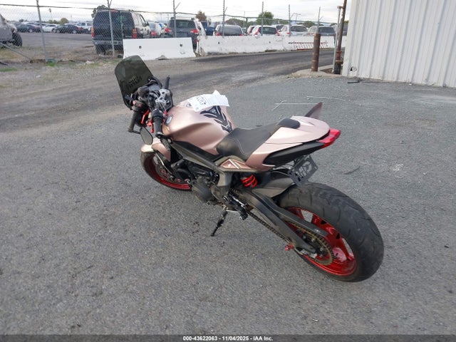 2023 TRIUMPH MOTORCYCLE STREET TRIPLE SMTA554S2PTBE1515 Photo 2