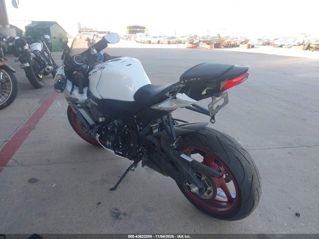 2024 SUZUKI GSX-R600 JS1GN7FA2R7101015 Photo 2