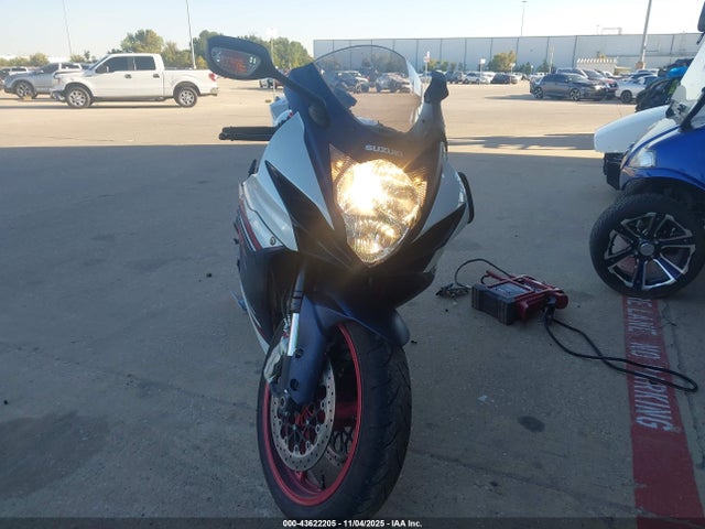 2024 SUZUKI GSX-R600 JS1GN7FA2R7101015 Photo 4