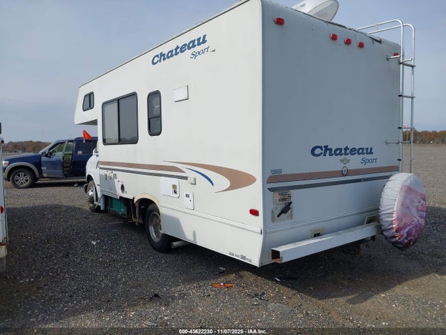 43622230 :رقم المزاد ، 1GBJG31R9Y1235215 vin ، 2000 Chevrolet Express Rv Cutaway مزاد بيع