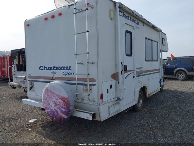 43622230 :رقم المزاد ، 1GBJG31R9Y1235215 vin ، 2000 Chevrolet Express Rv Cutaway مزاد بيع