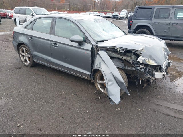 2016 AUDI A3 WAUB8GFF6G1031762 Photo 0