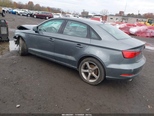 2016 AUDI A3 WAUB8GFF6G1031762 Photo 2