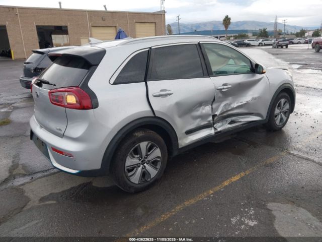 2019 KIA NIRO PLUG-IN HYBRID KNDCD3LD2K5254526 Photo 3