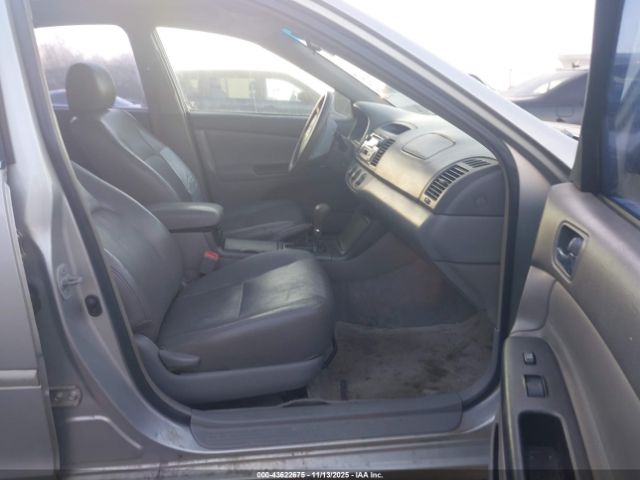 2005 TOYOTA CAMRY 4T1BE32KX5U025638 Photo 4