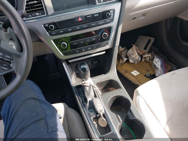 Hyundai SONATA SE 2016 5NPE24AF8GH331920 Image 11