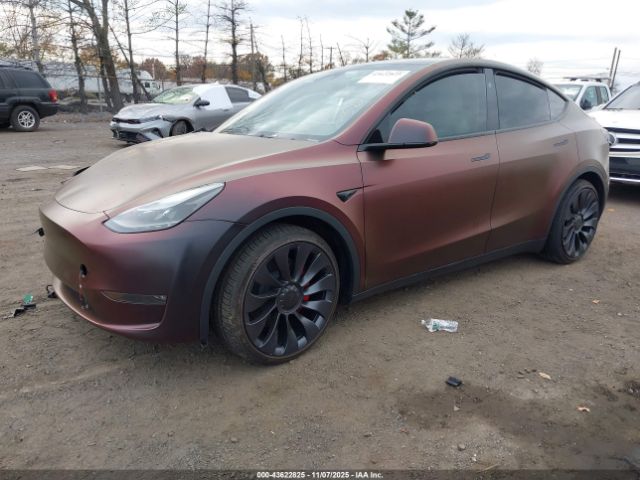 2024 TESLA MODEL Y 7SAYGDEF9RA265727 Photo 1