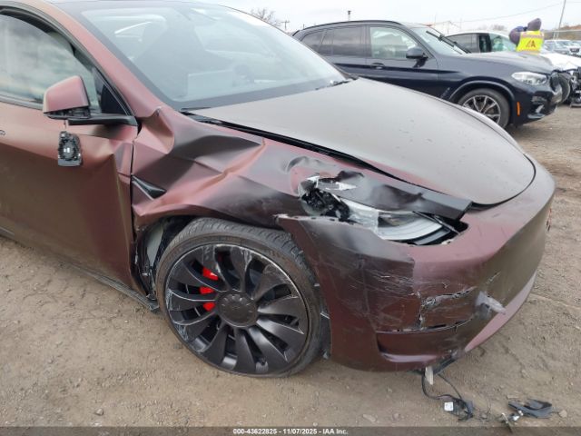 2024 TESLA MODEL Y 7SAYGDEF9RA265727 Photo 5