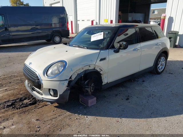2017 MINI CLUBMAN WMWLN5C54H2E31878 Photo 1
