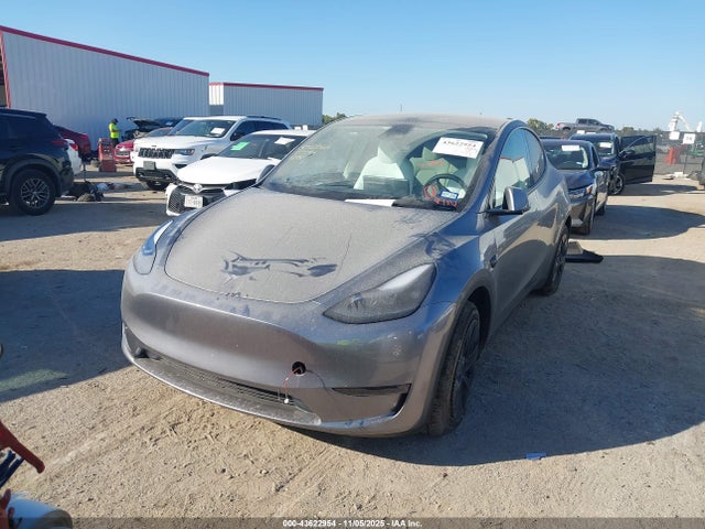 2024 TESLA MODEL Y 7SAYGAEE0RF157554 Photo 1