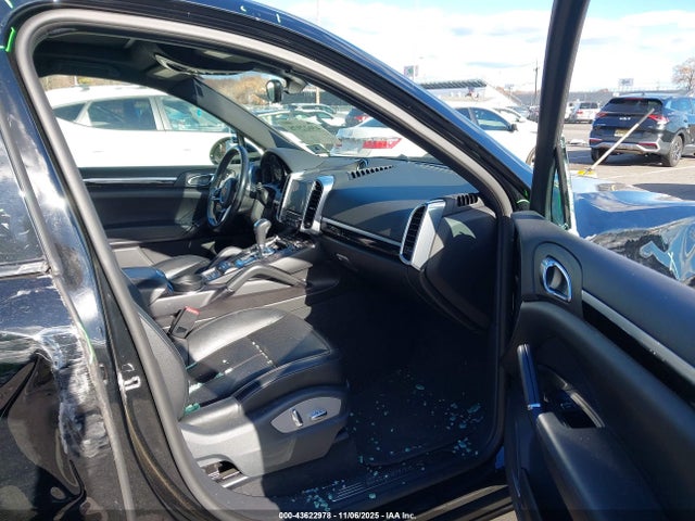 2018 PORSCHE CAYENNE E-HYBRID WP1AE2A29JLA71939 Photo 4