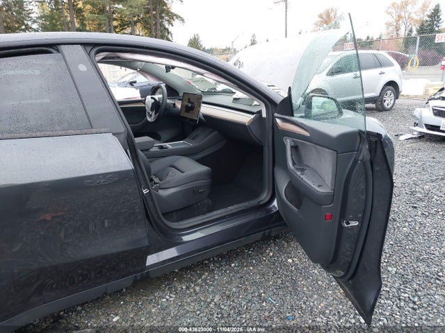 2025 TESLA MODEL Y 7SAYGDED5SF258801 Photo 4