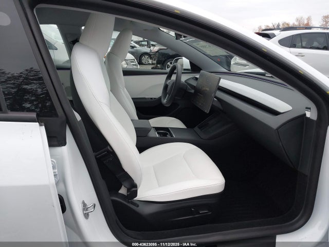 Tesla Model 3 Long Range All-wheel Drive 2025 5YJ3E1EB8SF912006 Image 20