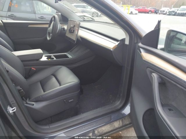 2023 TESLA MODEL Y 7SAYGDEE6PA195186 Photo 4