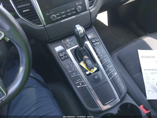 2018 PORSCHE MACAN WP1AB2A52JLB32700 Photo 10