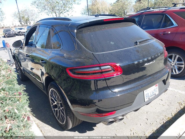 2018 PORSCHE MACAN WP1AB2A52JLB32700 Photo 2