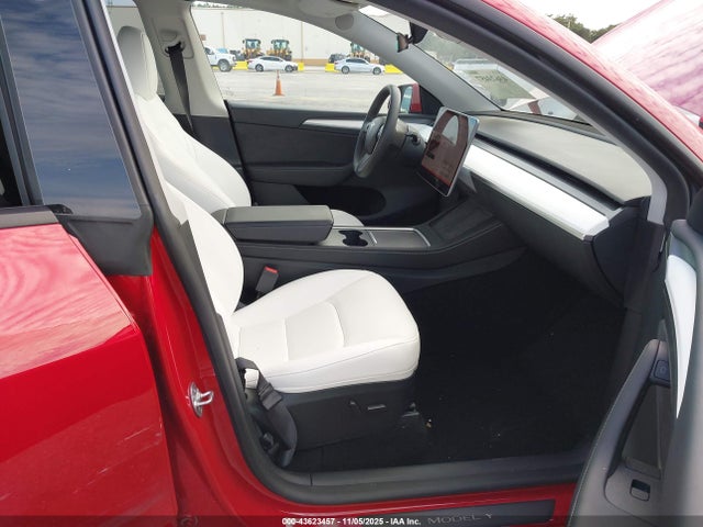 Продажа на аукционе авто 2023 Tesla Model Y Performance Dual Motor All-wheel Drive, vin: 7SAYGDEF1PF924285, номер лота: 43623457
