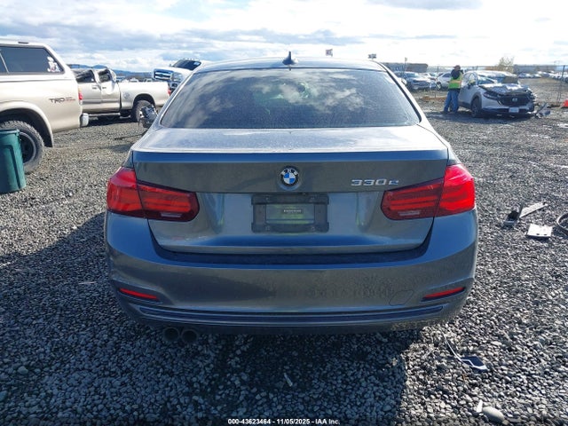 BMW 330e Iperformance 2018 WBA8E1C53JA171366 Image 17