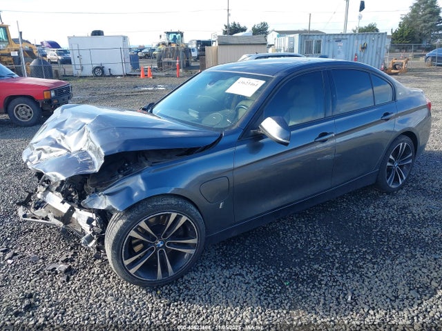 BMW 330e Iperformance 2018 WBA8E1C53JA171366 Image 2