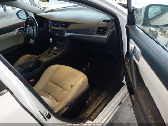 2013 LEXUS CT 200H JTHKD5BH3D2172710 Photo 4