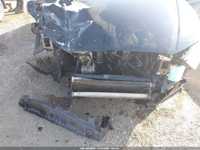 2016 AUDI A3 WAUB8GFF4G1061052 Photo 5