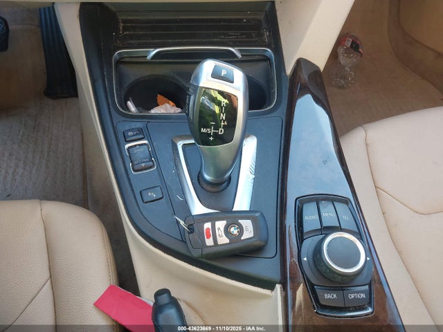 WBA8E1G51GNU10361 BMW 320i