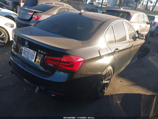 WBA8E1G51GNU10361 BMW 320i