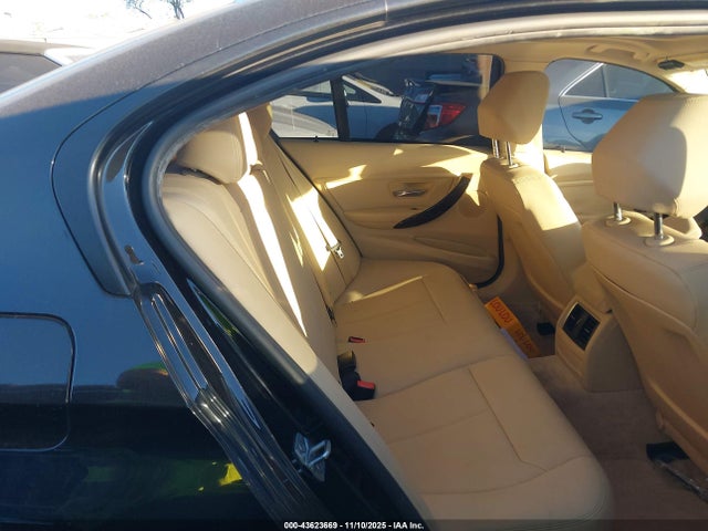 WBA8E1G51GNU10361 BMW 320i