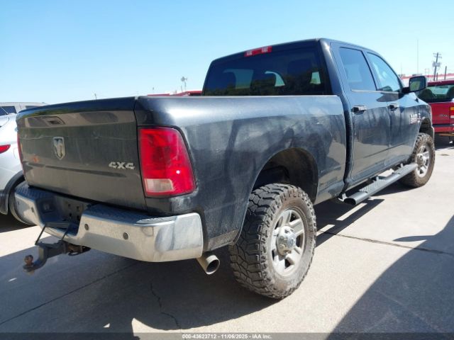 2016 RAM 2500 3C6UR5CL8GG133113 Photo 3