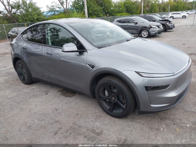 2026 TESLA MODEL Y 7SAYGDEE6TA388853 Photo 0