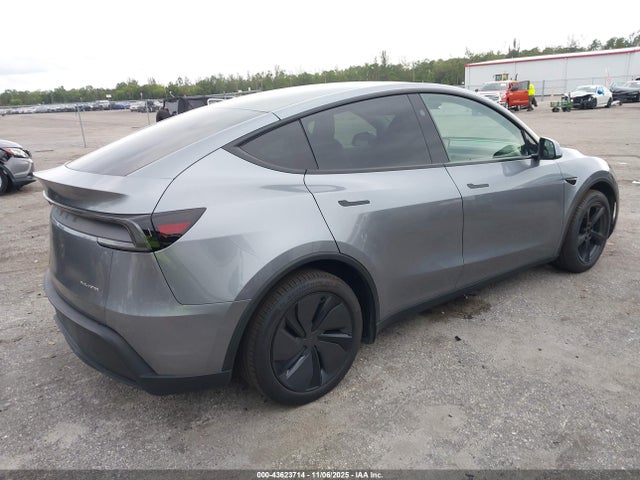 2026 TESLA MODEL Y 7SAYGDEE6TA388853 Photo 3